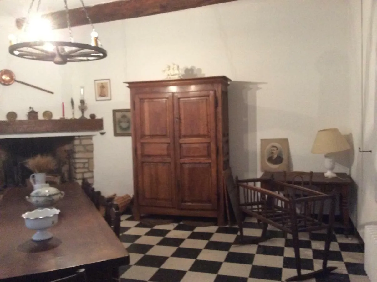 Maison Daumas Billard Français et Piscine Robion en Luberon Casa de Férias