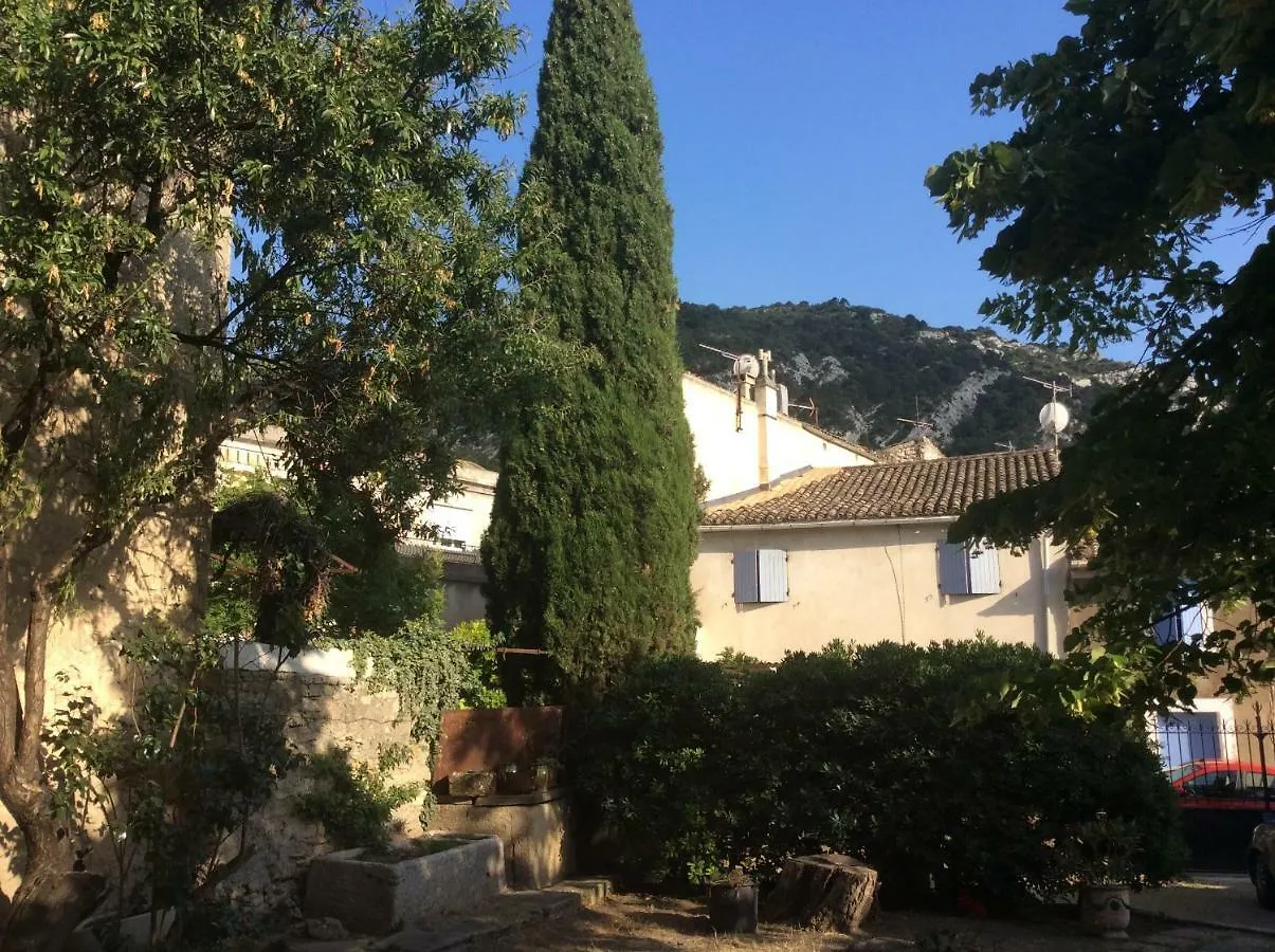 Maison Daumas Billard Français et Piscine Robion en Luberon